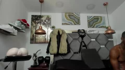 Snapshot of king_fitt_ chatting on 28, 1, 2025 HOT MEN BLACK online show from 28, 1, 2025