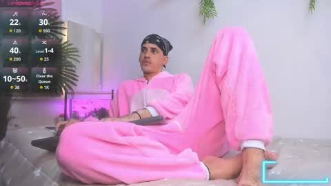 Snapshot of king_voy chatting on 12, 10, 2025 king voy online show from 12, 10, 2025