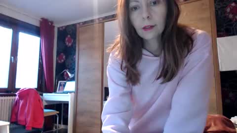 sexysexyhotwetpinkredpussy online show from 23, 4, 2026