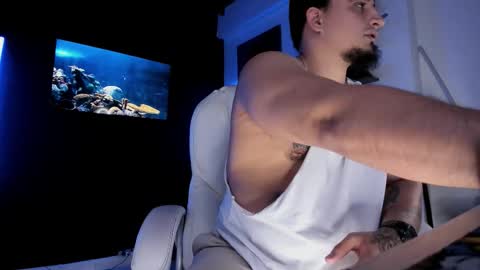 Snapshot of kingbear777 chatting on 22, 9, 2025 King Bear online show from 22, 9, 2025