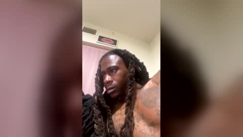 Snapshot of kingecstasyxxx chatting on 28, 5, 2026 KingEcstasyXXX online show from 28, 5, 2026