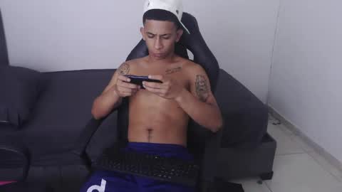 Snapshot of kings_latins chatting on 27, 4, 2026 DOMINANT ALPHA KINGS online show from 27, 4, 2026