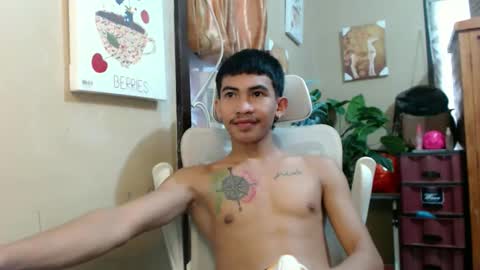 Snapshot of kingscock18 chatting on 25, 10, 2025 ALVIN online show from 25, 10, 2025