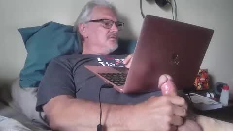 Snapshot of kingtongue10 chatting on 24, 4, 2026 kingtongue10 online show from 24, 4, 2026