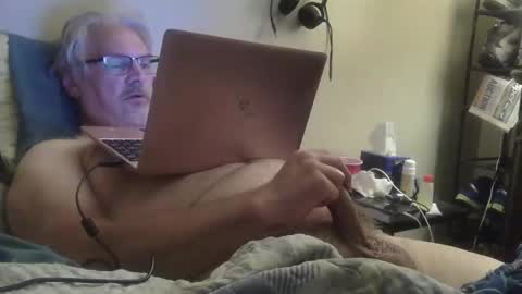 Snapshot of kingtongue10 chatting on 1, 5, 2026 kingtongue10 online show from 1, 5, 2026