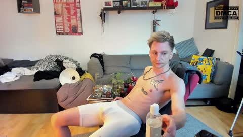 Snapshot of kinky_spidey chatting on 23, 12, 2024 kinky_spidey online show from 23, 12, 2024