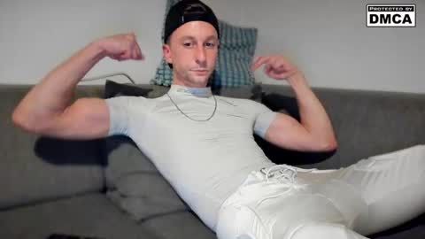 Snapshot of kinky_spidey chatting on 3, 11, 2025 kinky_spidey online show from 3, 11, 2025