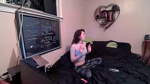 Snapshot of kinkykumiho chatting on 6, 4, 2026 kinkykumiho online show from 6, 4, 2026