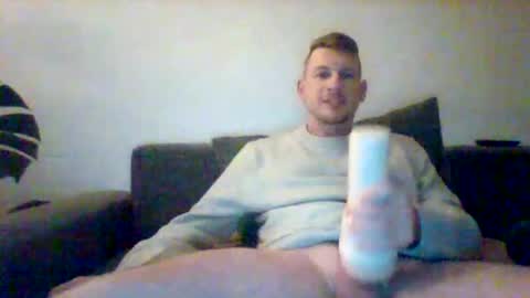 kinkylionboy online show from 4, 12, 2025