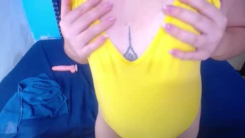 Snapshot of kinkyy_redhead chatting on 5, 2, 2026 kinkyy_redhead online show from 5, 2, 2026