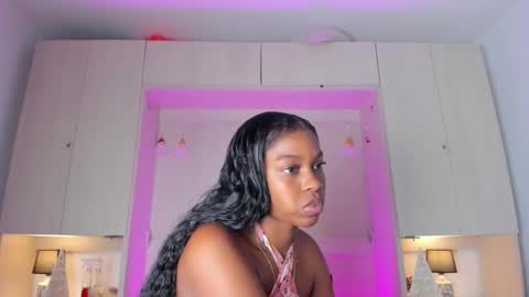 M A R A  online show from 27, 11, 2025