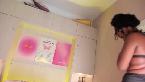 Snapshot of kiomarabaker chatting on 24, 2, 2026 M A R A online show from 24, 2, 2026