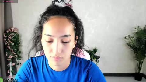 Aura online show from 22, 9, 2025