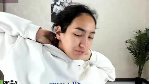 Aura online show from 6, 10, 2025