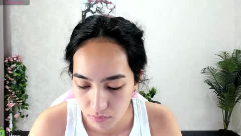 Aura online show from 9, 10, 2025