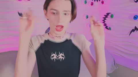 Snapshot of kira_long chatting on 29, 10, 2025 MADI online show from 29, 10, 2025