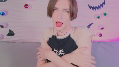 Snapshot of kira_long chatting on 31, 10, 2025 MADI online show from 31, 10, 2025