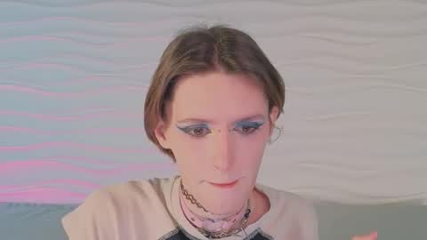 Snapshot of kira_long chatting on 15, 11, 2025 MADI online show from 15, 11, 2025