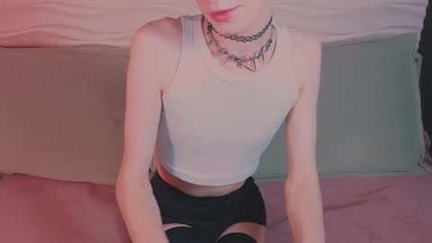 Snapshot of kira_long chatting on 27, 11, 2025 MADI online show from 27, 11, 2025