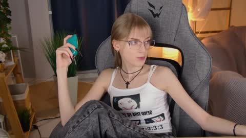 Kira online show from 9, 4, 2026