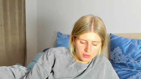 Snapshot of kirraa_ chatting on 3, 6, 2026 Kira online show from 3, 6, 2026
