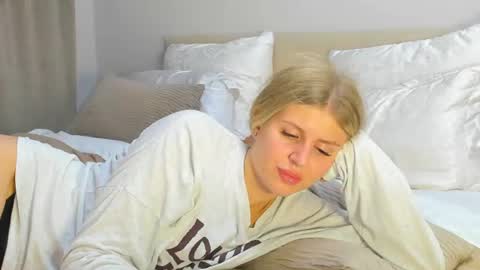 Snapshot of kirraa_ chatting on 28, 7, 2026 Kira online show from 28, 7, 2026