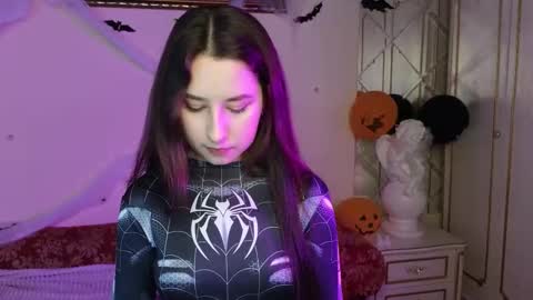 Snapshot of kisses_eva chatting on 27, 10, 2025 Hot Eva online show from 27, 10, 2025