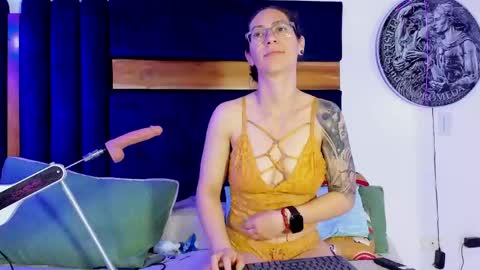 Kissing Company online show from 13, 4, 2026