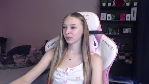 Snapshot of kitsuneyx chatting on 2, 7, 2026 kitsuneyX online show from 2, 7, 2026