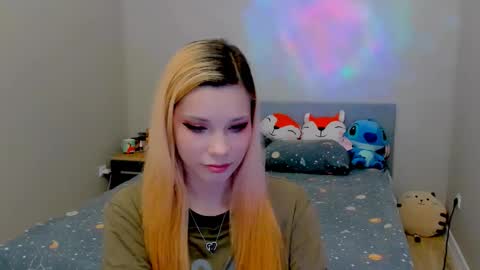 Snapshot of kitten_alisa chatting on 3, 10, 2025 Alissa online show from 3, 10, 2025