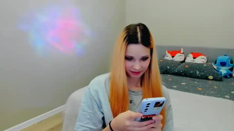 Snapshot of kitten_alisa chatting on 4, 10, 2025 Alissa online show from 4, 10, 2025