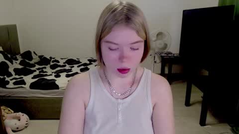 Snapshot of kitten_jenny01 chatting on 7, 12, 2024 Jennyblonde and Emmabrunette online show from 7, 12, 2024