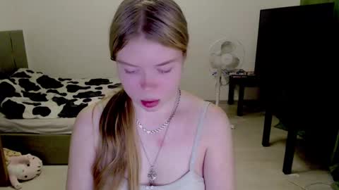 Snapshot of kitten_jenny01 chatting on 10, 12, 2024 Jennyblonde and Emmabrunette online show from 10, 12, 2024