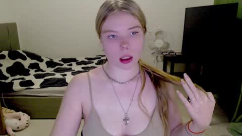 Snapshot of kitten_jenny01 chatting on 12, 12, 2024 Jennyblonde and Emmabrunette online show from 12, 12, 2024