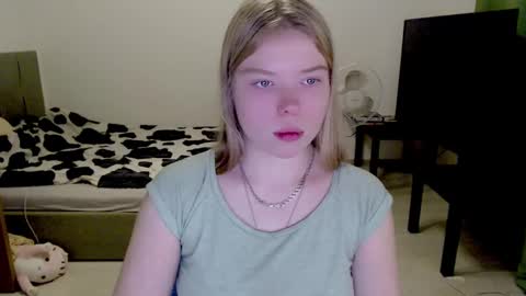 Snapshot of kitten_jenny01 chatting on 16, 12, 2024 Jennyblonde and Emmabrunette online show from 16, 12, 2024
