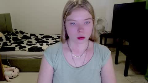 Snapshot of kitten_jenny01 chatting on 16, 12, 2024 Jennyblonde and Emmabrunette online show from 16, 12, 2024