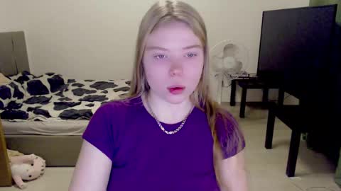 Snapshot of kitten_jenny01 chatting on 17, 12, 2024 Jennyblonde and Emmabrunette online show from 17, 12, 2024