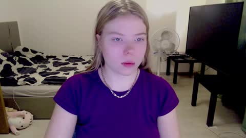 Snapshot of kitten_jenny01 chatting on 18, 12, 2024 Jennyblonde and Emmabrunette online show from 18, 12, 2024