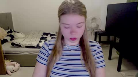 Snapshot of kitten_jenny01 chatting on 25, 12, 2024 Jennyblonde and Emmabrunette online show from 25, 12, 2024