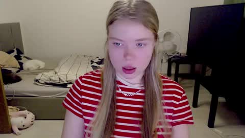 Snapshot of kitten_jenny01 chatting on 27, 12, 2024 Jennyblonde and Emmabrunette online show from 27, 12, 2024