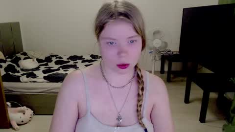 Snapshot of kitten_jenny01 chatting on 20, 2, 2025 Jennyblonde and Emmabrunette online show from 20, 2, 2025