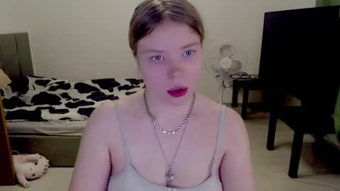 Snapshot of kitten_jenny01 chatting on 2, 3, 2025 Jennyblonde and Emmabrunette online show from 2, 3, 2025
