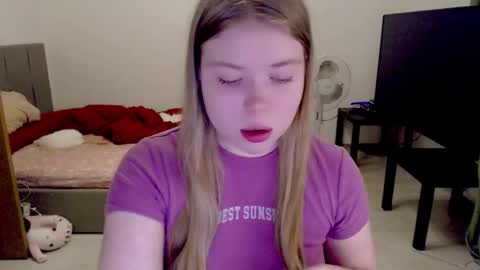 Snapshot of kitten_jenny01 chatting on 27, 10, 2025 Jennyblonde and Emmabrunette online show from 27, 10, 2025