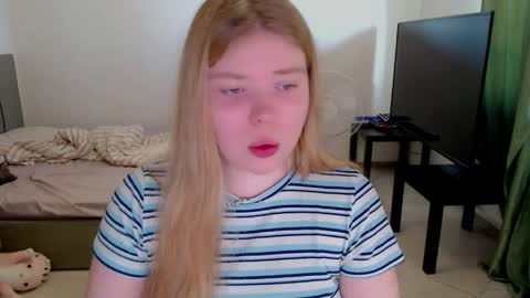 Jennyblonde and Emmabrunette online show from 3, 6, 2026