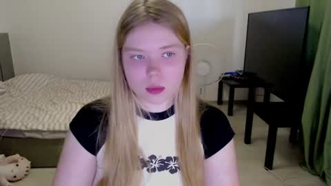 Snapshot of kitten_jenny01 chatting on 13, 7, 2026 Jennyblonde and Emmabrunette online show from 13, 7, 2026