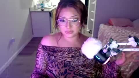 kittengonewild online show from 24, 6, 2026