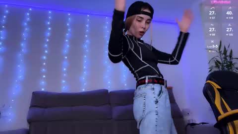 Snapshot of kittie_bear chatting on 11, 2, 2026 Veronica online show from 11, 2, 2026