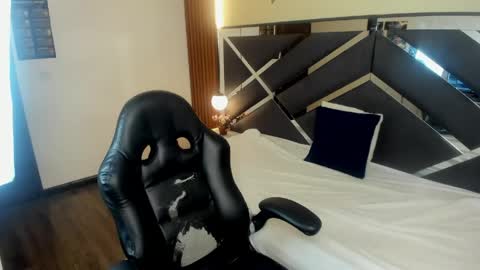 Kittie Vixen online show from 11, 4, 2026