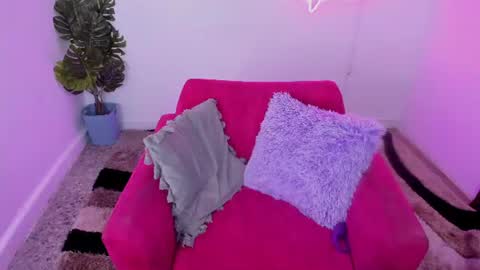 Snapshot of kitttyhot chatting on 24, 7, 2026 dayana online show from 24, 7, 2026