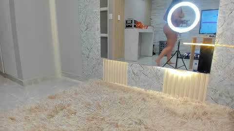 Snapshot of kitty__diamond_ chatting on 1, 1, 2025 kitty__diamond_ online show from 1, 1, 2025